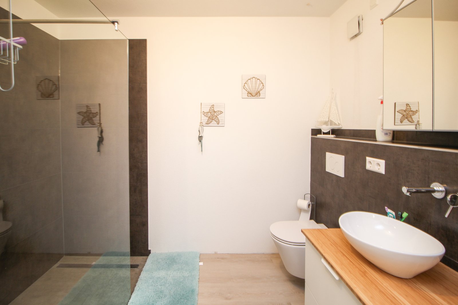Modernisiertes Reihenmittelhaus in Bestlage in Zimmern!