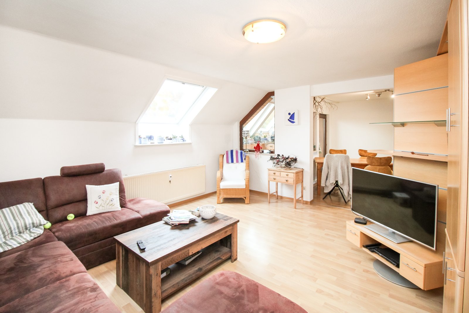 Gemütliche 4,5-Zimmer-Wohnung in Zimmern mit Garage!