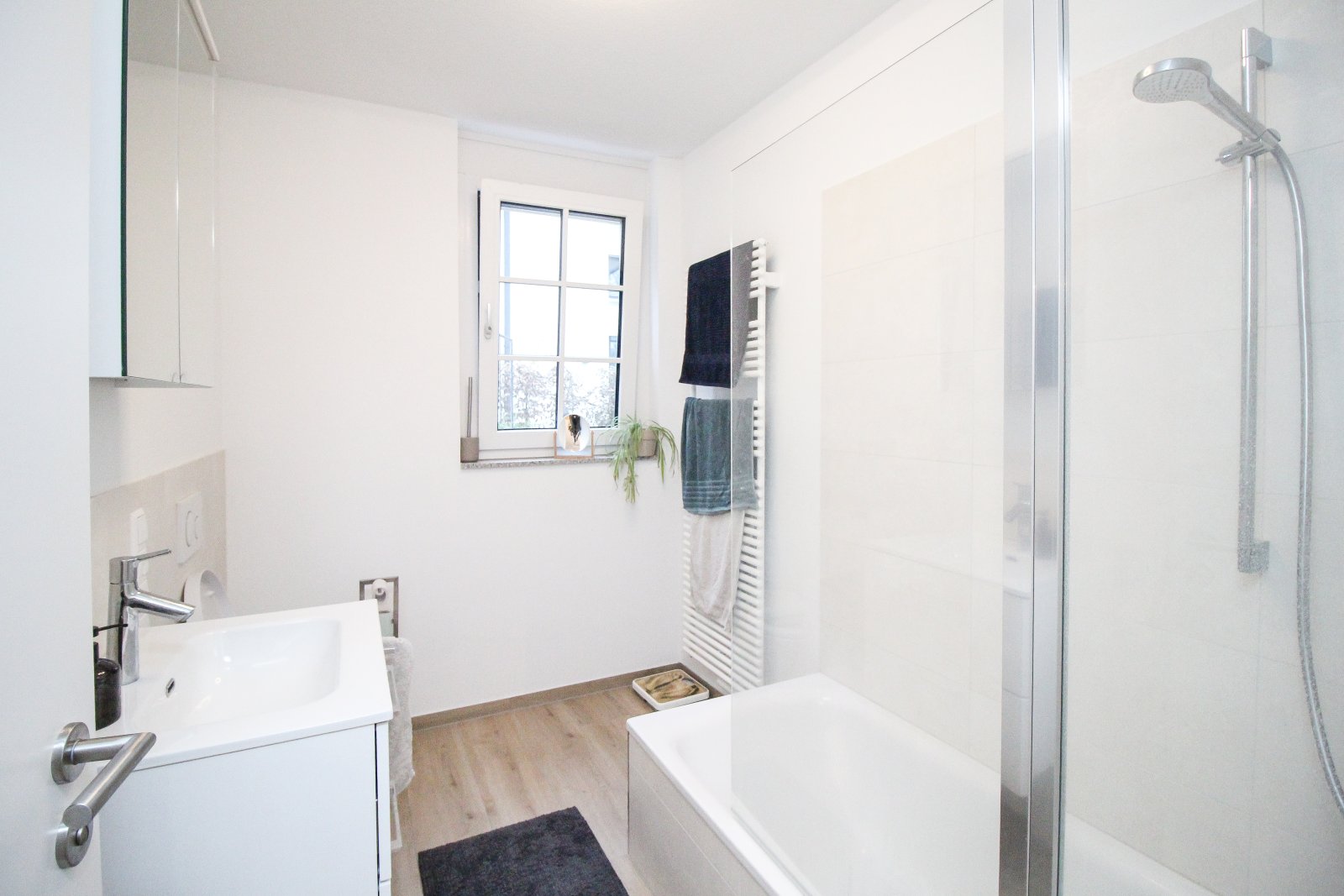 Moderne 2-Zimmer-Wohnung in Königsfeld mit TG-Stellplatz!