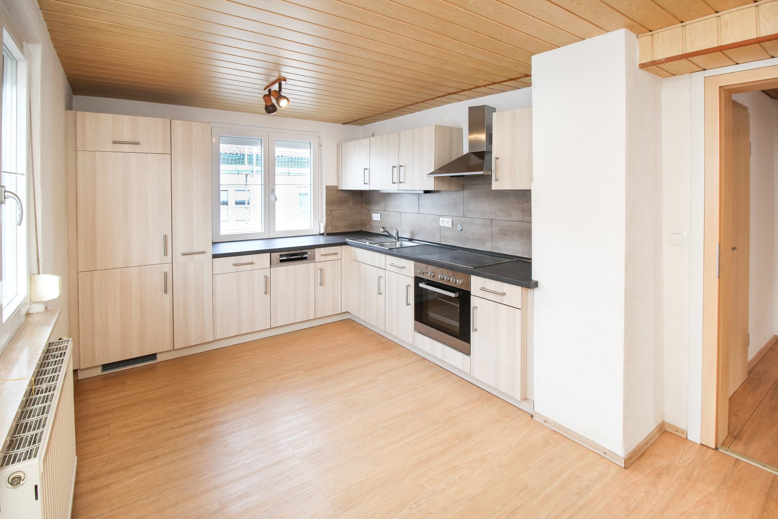 Lichtdurchflutete 4-Zimmer-Wohnung mit Balkon in Rottweil