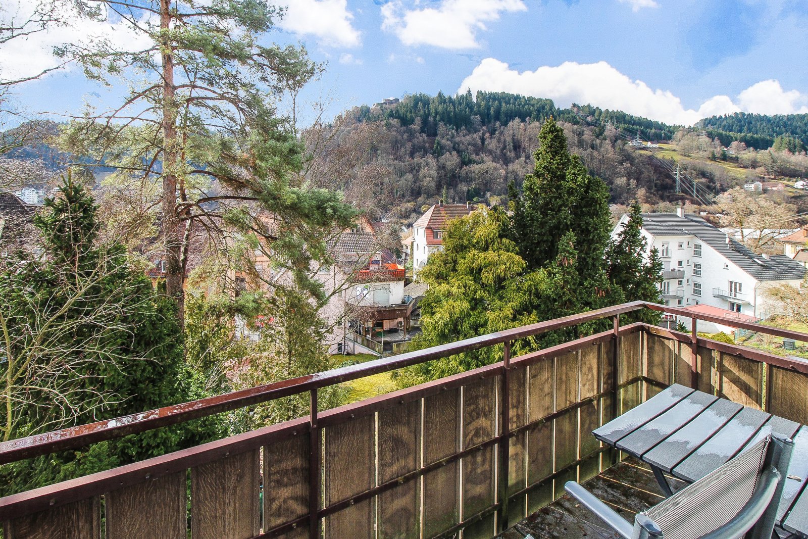 Schöne 3-Zimmer-Wohnung mit Balkon und Dachterrasse in Schramberg
