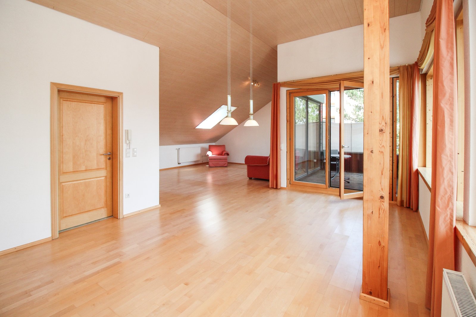 Wunderschöne Dachwohnung mit zwei Dachterrassen & Garage in Niedereschach