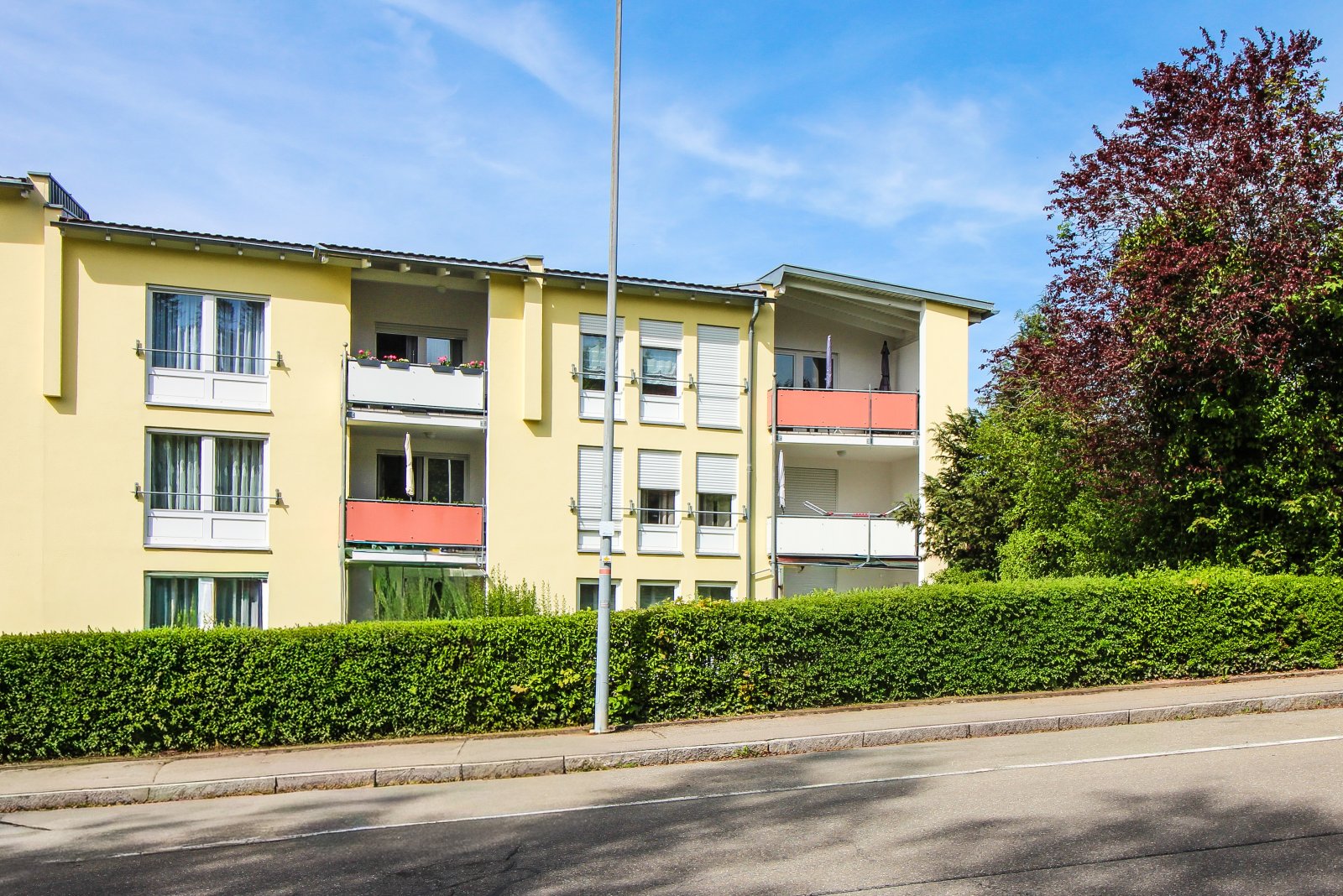 Großzügige 4,5-Zimmer-Wohnung mit Balkon, 2 Bädern & Garage in ruhiger Lage von Sulgen