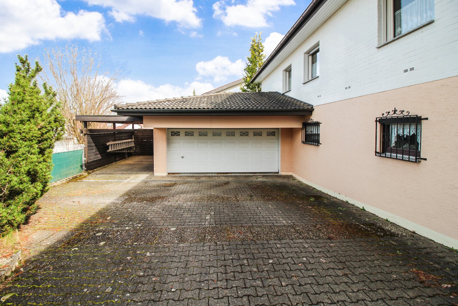 Doppelgarage / Carport