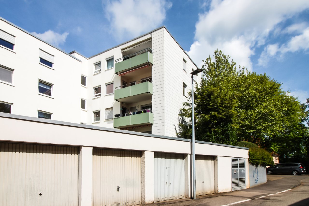 Hausansicht / Garage